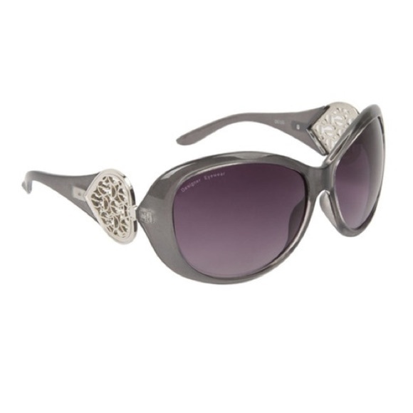 2 for $30 cute sunglasses comes with hard case - Picture 4 of 6